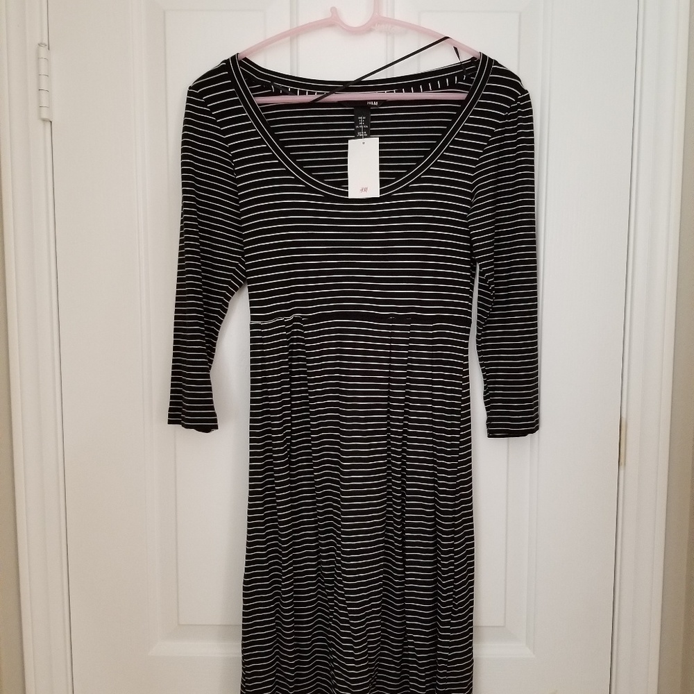 H&M stripe dress. Size 4. New with tag
